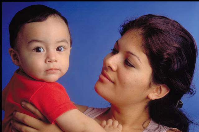 Decorative image: Healthy baby and mom