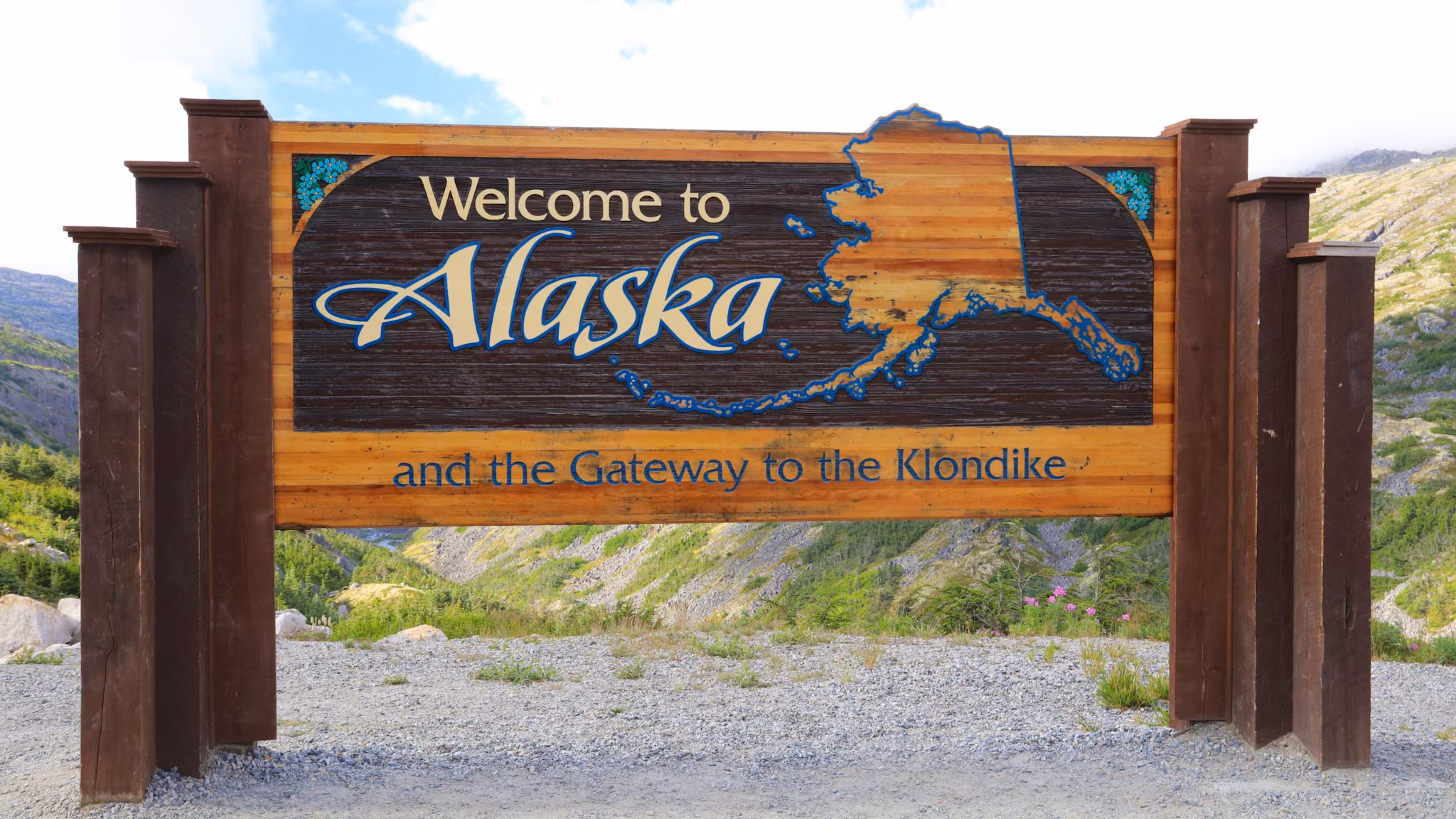 Alaska Decorative roadside sign states welcome to Alaska