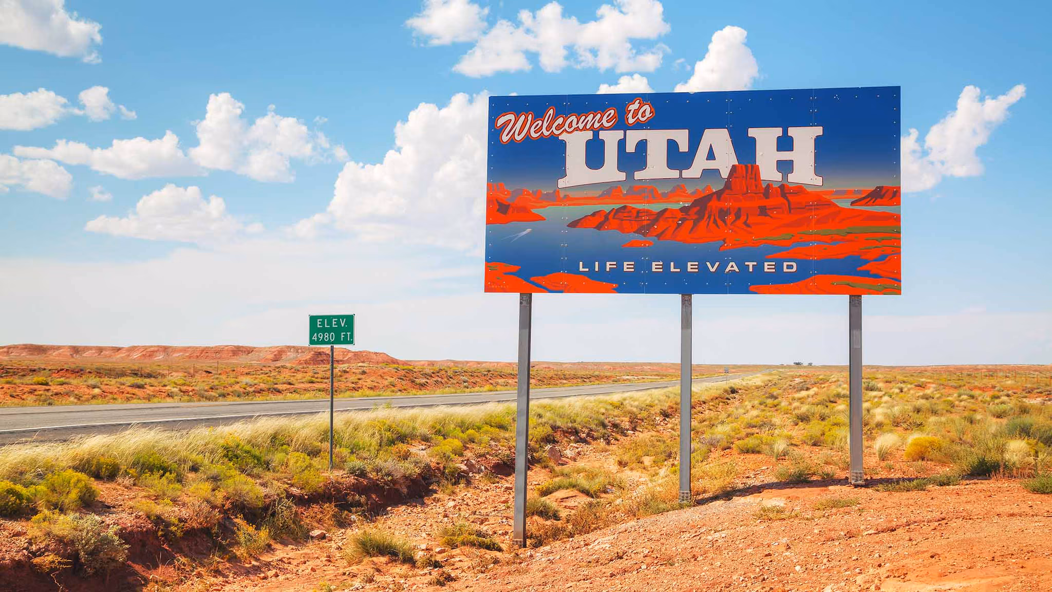 Utah Decorative roadside sign states welcome to Utah