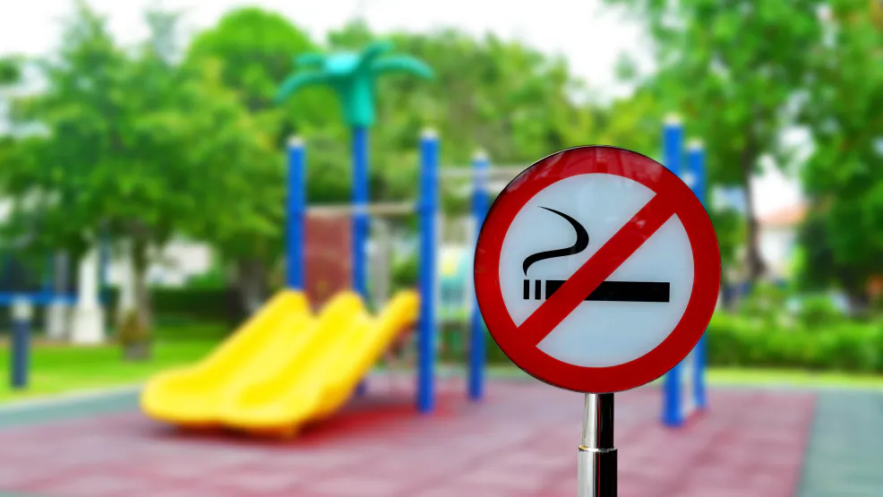 — title missing — no smoking sign at a playground